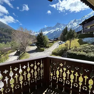 Vue Magnifique Avec Piscine,pied Des Pistes De Ski,garage Les Houches